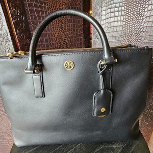 Tory Burch Women’s Large Robinson Tote in black